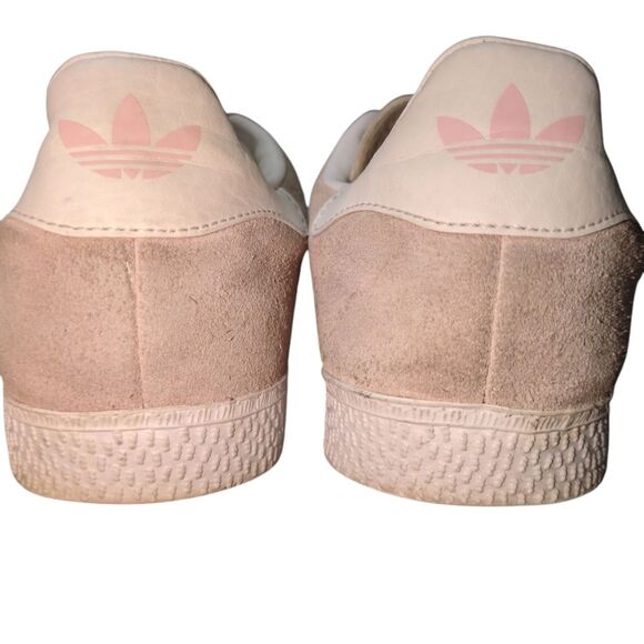 Vintage Gazelle Ice Pink and White sz 7